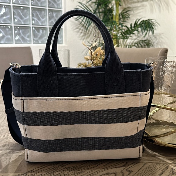 SUMMER IS HERE!🏖️ New Kate Spade Tote ♠️ - Picture 5 of 10